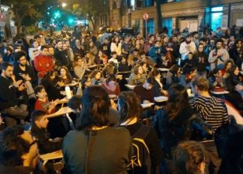 Estudiantes tomaron la Facultad de Filosofía y Letras y la de Psicología de la UBA contra el veto de Javier Milei