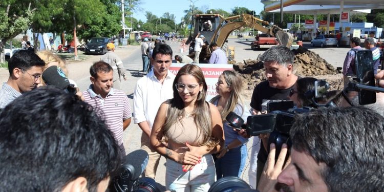 Barranqueras: Magda Ayala presentó el plan de bacheo