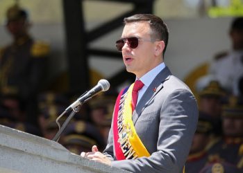 Noboa cumple un año como presidente de Ecuador, cayó seis puntos en la intención del voto rumbo a los comicios de febrero,