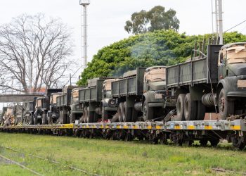 Trenes Argentinos Cargas potencia la logística de las Fuerzas Armadas con el traslado de vehículos militares a lo largo del país