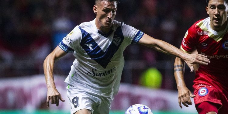 A Vélez se le escapó un triunfo soñado en un final para el infarto