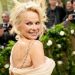 ¡Afuera! El increíble motivo por el cual Pamela Anderson se alejó de Hollywood