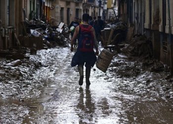 Alerta DANA en España: crece el riesgo de epidemias y enfermedades contagiosas en las zonas afectadas por las inundaciones