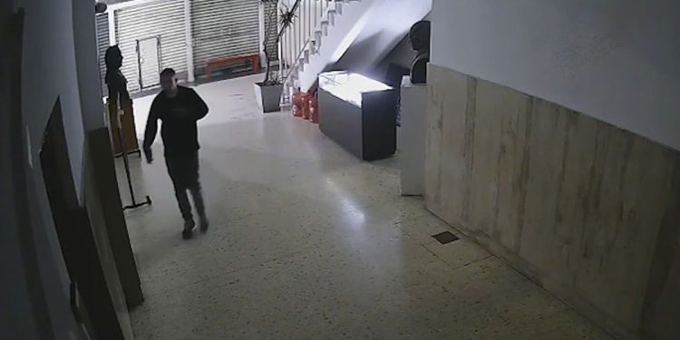 Ataque al comité de la UCR: difunden un nuevo video que revela los movimientos dentro y fuera de la sede