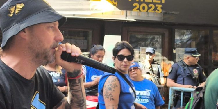 Con apoyo judicial, crece la persecución a los opositores al gobierno de Milei