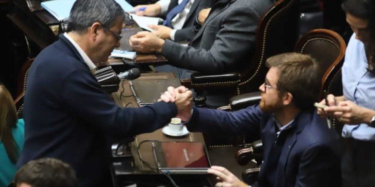 Confirmado: oposición votará en el Congreso limitar los DNUs de Javier Milei