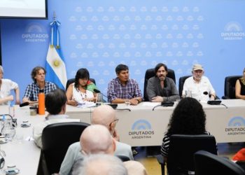 Diputados de la izquierda se solidarizan con Norman Briski