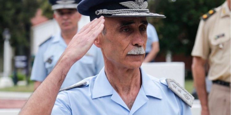 El gobierno de Javier Milei oficializó la designación de Gustavo Javier Valverde como nuevo jefe de la Fuerza Aérea