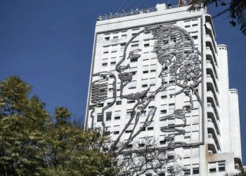 El Gobierno quiere demoler el edificio de Desarrollo Social: “No está en buen estado”