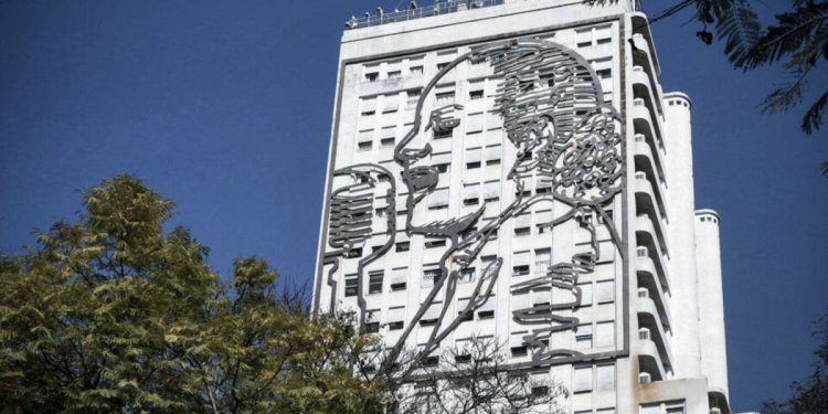 El Gobierno quiere demoler el edificio de Desarrollo Social: “No está en buen estado”