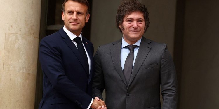 Emmanuel Macron llegó a Olivos para cenar con Javier Milei