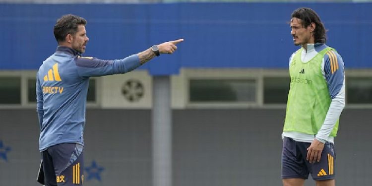 Gago lo castigó: ¿por qué Cavani fue suplente ante Unión en la Bombonera?