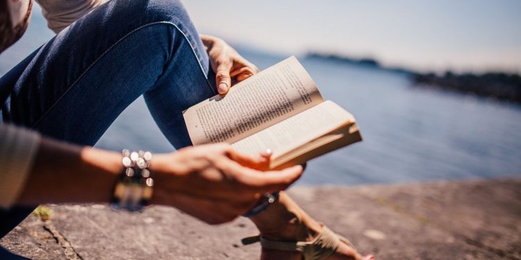 La Inteligencia Artificial reveló cuáles son los mejores libros de autoayuda para sentirse mejor