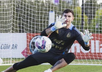 La Selección llegó a Paraguay se perfila un equipo que viene de golear más un regreso estelar