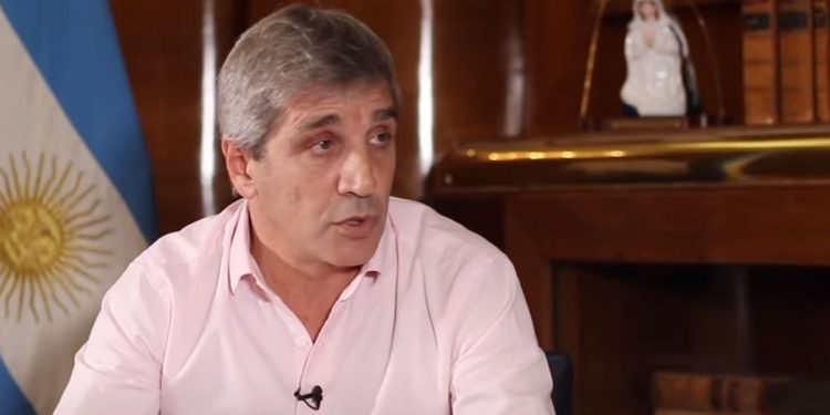 Luis Caputo aseguró comenzaron charlas con el FMI por un nuevo acuerdo y podrían entrar fondos frescos
