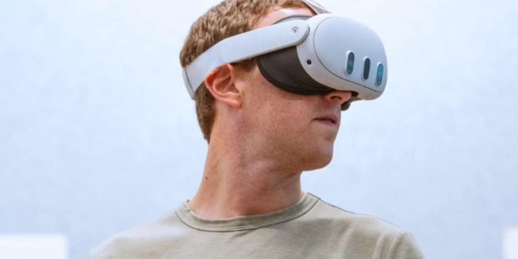 Mark Zuckerberg mostró cómo adapta a la realidad virtual en su vida cotidiana