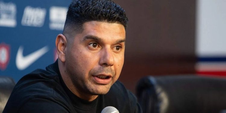 Néstor Ortigoza, otra vez envuelto en un escándalo: disturbios en un local que vendía ropa de su carrera