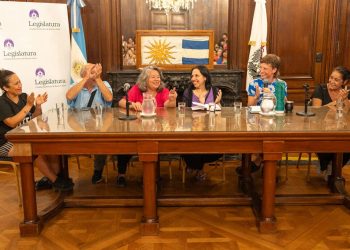 Organizaciones sociales y políticas presentaron el Mapa de los Comedores de la Ciudad en la Legislatura