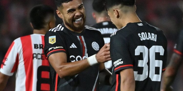 ¿Se prende? River ganó en Córdoba y quedó a un paso de los líderes