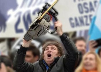 Otro verso libertario: el gasto público medido en dólares mantiene el promedio de los últimos 25 años