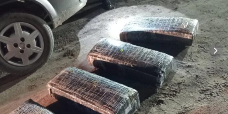 Corrientes: Intentaban huir con más de 45 kilos de marihuana y fueron sorprendidos por la Policía