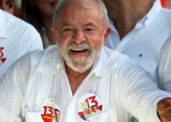 El equipo sanitario asegura que Lula está estable y “conversa”.