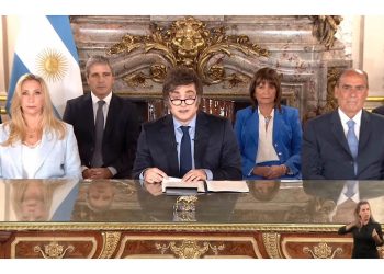 Milei repitió promesas en su cadena aniversario, más miseria y más verso