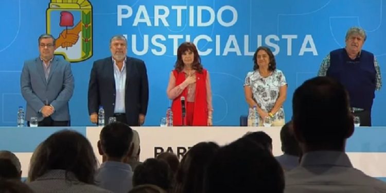 Cristina asumió en el PJ con palo a la CGT: “Paraba en esa época”
