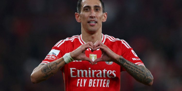 Ángel Di María fue elegido como el mejor jugador en Portugal y sumó un nuevo premio