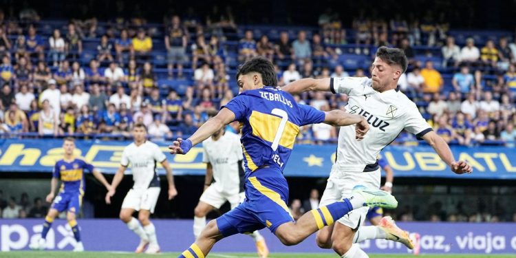 Boca e Independiente empataron en un duelo atractivo y ambos clasificaron a la Sudamericana