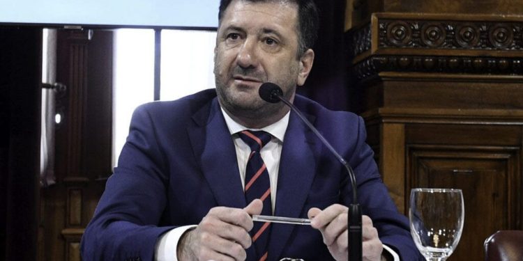 Caso Kueider: la Justicia ordena allanamientos, mientras recrudece la interna de LLA