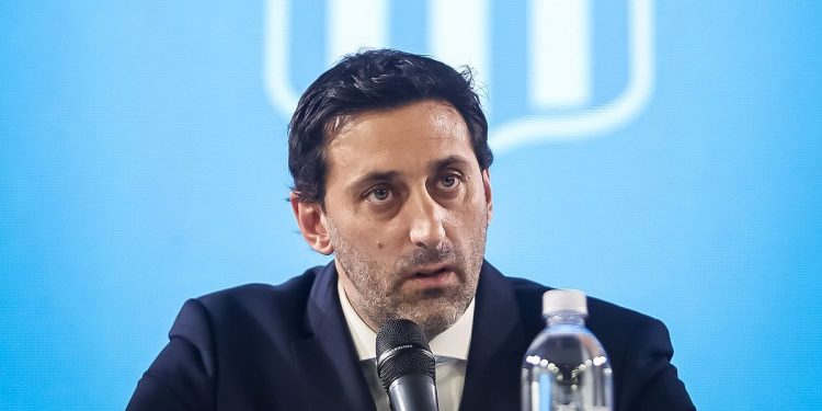 Diego Milito ya es el nuevo presidente de Racing: “Empieza una nueva etapa y los necesito a todos”