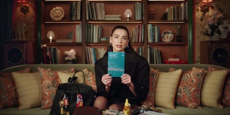 Dua Lipa recomendó dos novelas de autores argentinos