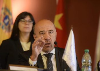 El ex embajador Oscar Laborde, clave para conectar con su familia al gendarme detenido en Venezuela