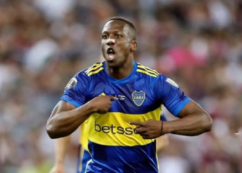 El mercado de pases de Boca: Advíncula será ciudadano argentino y libera un cupoa de extranjero