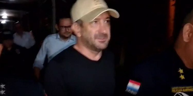 El senador Edgardo Kueider fue indagado por el fiscal en Paraguay y quedó preso junto a su secretaria
