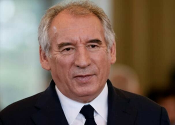 Francia: Emmanuel Macron nombró a François Bayrou como primer ministro