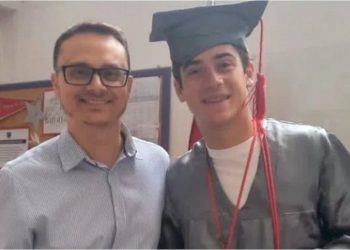 Franco Colapinto aprovechó sus vacaciones y terminó el secundario