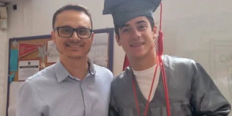 Franco Colapinto aprovechó sus vacaciones y terminó el secundario