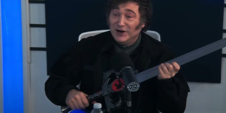 Javier Milei volvió a criticar a Victoria Villarruel, insultó a Axel Kicillof y aseguró que Argentina está “en deflación”