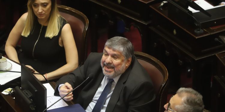 José Mayans, en el debate por el caso Edgardo Kueider: “Queremos la banca que nos robaron por plata”