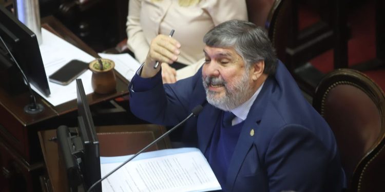 José Mayans insistió con la propuesta de expulsión a Edgardo Kueider y advirtió: “Hubo coimas”