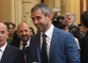 La Libertad Avanza neutraliza rebelión en Diputados y ratifica a Martín Menem