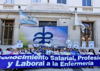 Marcha de la enfermería porteña contra los «legisladores panqueques» y la «Justicia tortuga»