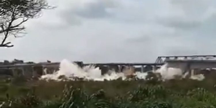 Nueva tragedia en Brasil: se derrumbó un puente, murieron 2 personas y hay 16 desaparecidos