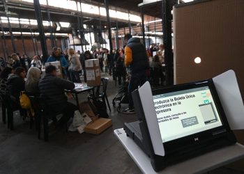 Reforma político-electoral en tiempos de retroceso democrático: un traje a medida para la nueva casta en ciernes