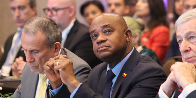 Revelan que Venezuela pidió liberar a dos personas a cambio de los asilados en la Embajada argentina en Caracas