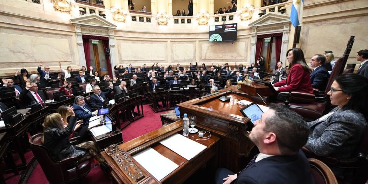 Senado: el oficialismo pidió tratar el proyecto de Ficha Limpia en extraordinarias