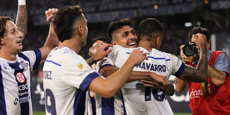 Talleres le ganó a Huracán un partido clave y se mantiene prendido a la lucha por el título