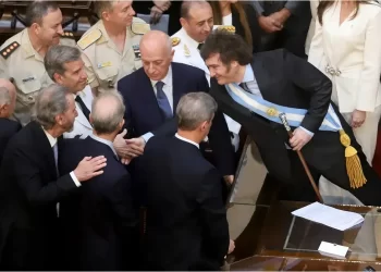 Teléfono descompuesto entre Gobierno y oposición por los pliegos, con fallos “sorpresa” de la Corte Suprema